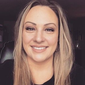 Meet your Posher, Leanne